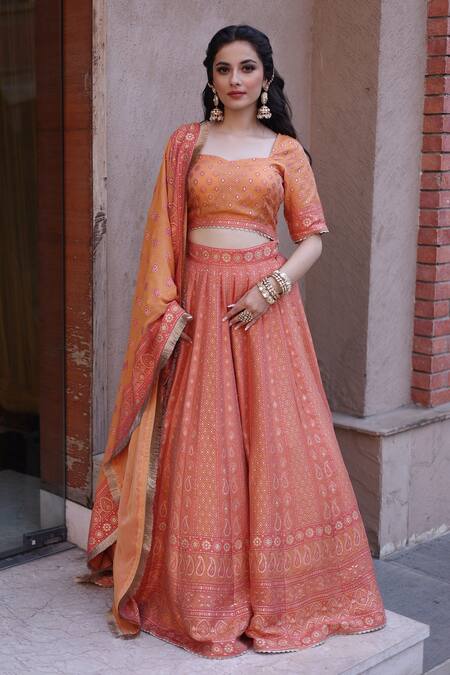 Safaa_Coral Vegan Silk Thread Sweetheart Neck Azmat Chikankari Bridal Lehenga Set _Online_at_Aza_Fashions