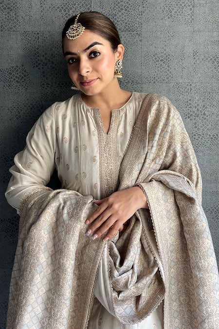 Safaa_Ivory Vegan Silk Paisley Motifs Round Notched Eaj Pattern Woven Anarkali Set _Online_at_Aza_Fashions