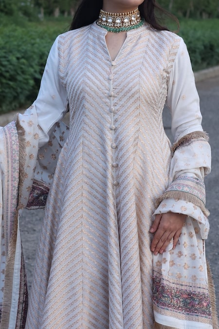 Safaa_White Vegan Silk Chevron Pattern V Neck Zaida Woven Anarkali Set _Online_at_Aza_Fashions