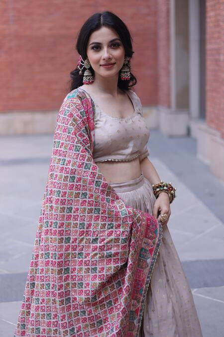 Safaa_Ivory Vegan Silk Geometric Motifs, Ikkat Pattern Scoop Haniya Woven Lehenga Set _Online_at_Aza_Fashions