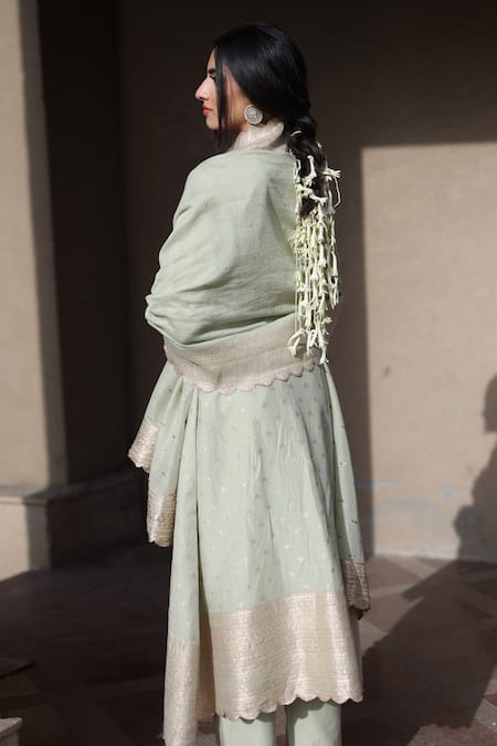 Safaa Nameh Scalloped Woven Kurta Set 