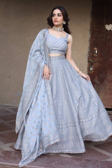 Safaa_Grey Vegan Silk Chikankari Sweetheart Neck Rumadi Azmat Lehenga Set _at_Aza_Fashions