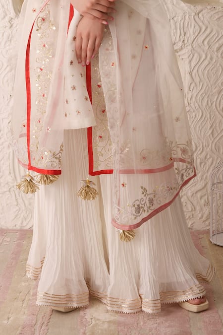 Surabhi Arya White Organza, Georgette Gota Patti, Thread Work Embroidered Kurta Gharara Set at Aza Fashions Surabhi Arya_White Organza, Georgette Gota Patti, Thread Work Embroidered Kurta Gharara Set _at_Aza_Fashions
