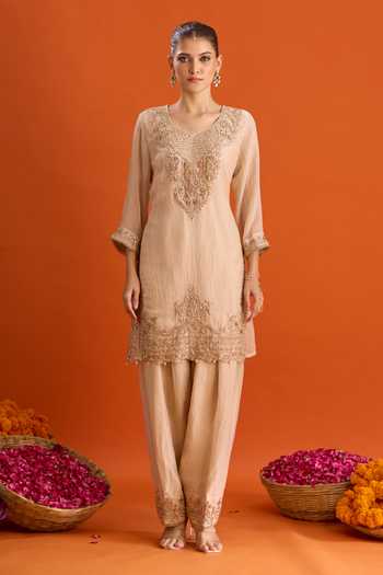 Samyukta Singhania_Beige Silk V-neck Embroidered Kurta Salwar Set _at_Aza_Fashions