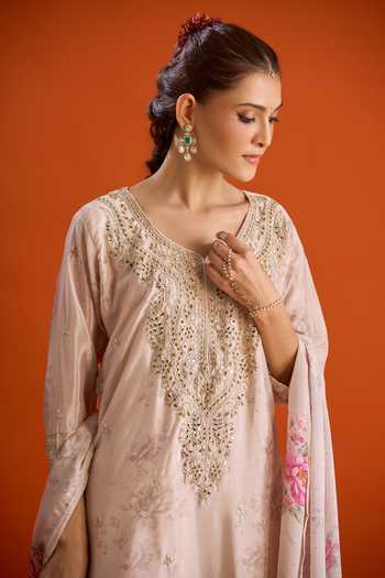 Samyukta Singhania Pink Silk Round Neck Embroidered Kurta Set at Aza Fashions Samyukta Singhania_Pink Silk Round Neck Embroidered Kurta Set _at_Aza_Fashions