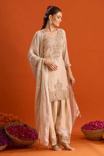 Buy_Samyukta Singhania_Beige Silk V-neck Embroidered Kurta Salwar Set 