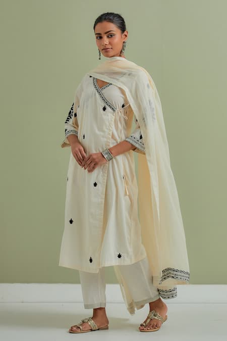 Buy_Priya Chaudhary_Off White Cotton, Kota Doria Embroidery V-neck Flora Angrakha Pant Set _Online_at_Aza_Fashions