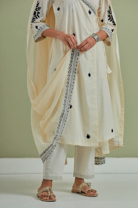Shop_Priya Chaudhary_Off White Cotton, Kota Doria Embroidery V-neck Flora Angrakha Pant Set _Online_at_Aza_Fashions