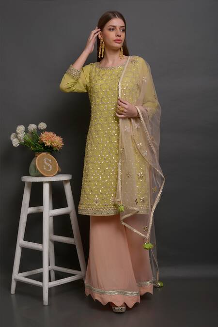 Surabhi Arya Hand Embroidered Kurta Set 