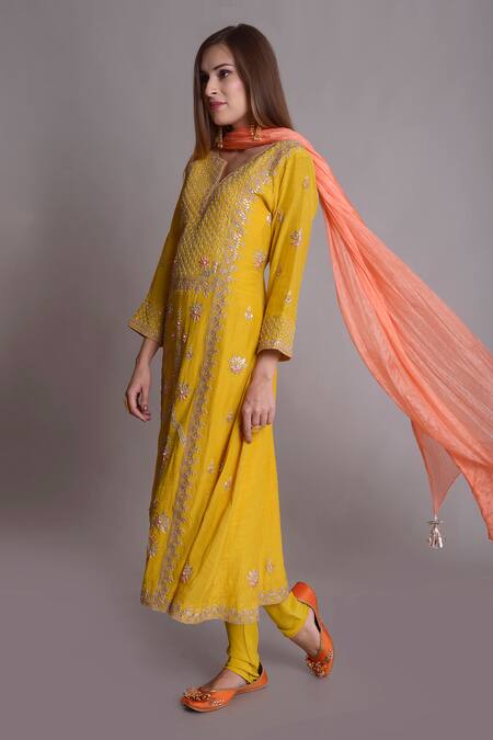 Surabhi Arya Yellow Silk Chanderi Hand Embroidered Kurta Set Online at Aza Fashions Surabhi Arya_Yellow Silk Chanderi Hand Embroidered Kurta Set _Online_at_Aza_Fashions