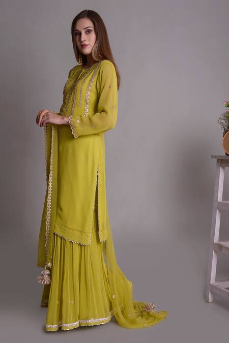 Buy_Surabhi Arya_Green Chiffon, Georgette Hand Embroidered Kurta Set_Online_at_Aza_Fashions