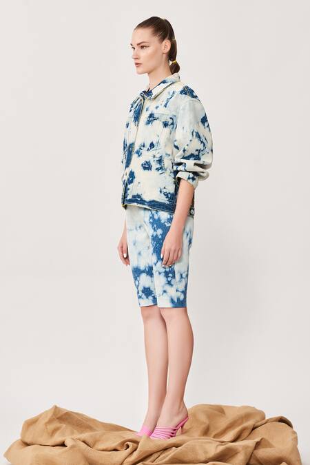 Shahin Mannan Blue Cloud Washed Denim Shorts Online at Aza Fashions Shahin Mannan_Blue Cloud Washed Denim Shorts _Online_at_Aza_Fashions