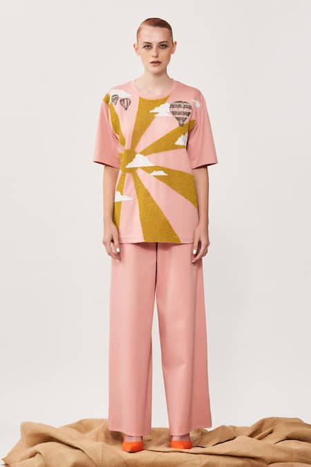 Shahin Mannan_Peach Jersey Air Balloon, Clouds, Sun Rays Round Embroidered T-shirt_Online_at_Aza_Fashions
