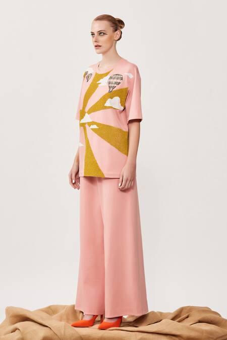 Buy_Shahin Mannan_Peach Jersey Air Balloon, Clouds, Sun Rays Round Embroidered T-shirt_Online_at_Aza_Fashions