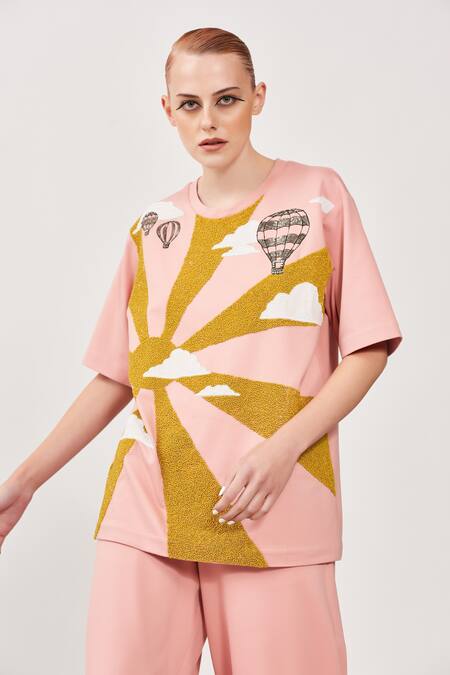 Shop_Shahin Mannan_Peach Jersey Air Balloon, Clouds, Sun Rays Round Embroidered T-shirt_Online_at_Aza_Fashions