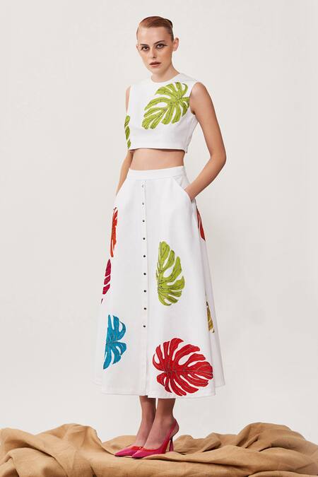 Buy_Shahin Mannan_White Soft Gaberdine Leaf Motif Round Monstera Embroidered Crop Top_Online_at_Aza_Fashions