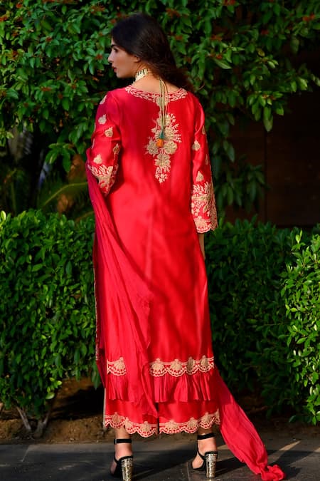 Shop_Surabhi Arya_Red Kurta And Pant Chanderi Dupatta Chiffon Round Set _at_Aza_Fashions