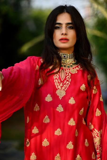 Shop_Surabhi Arya_Red Kurta And Pant Chanderi Dupatta Chiffon Round Set _Online_at_Aza_Fashions