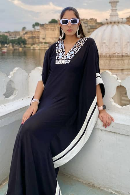 Black 2024 embroidered kaftan