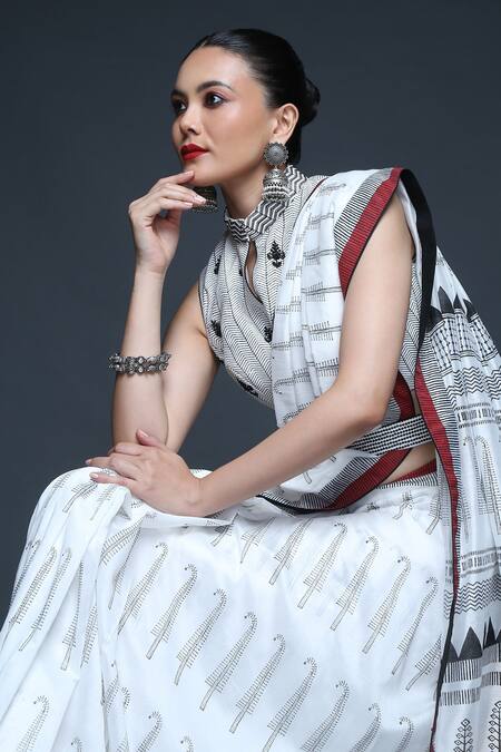 Buy_Sanjev Marwaaha_Black Chanderi Printed Paisley Band Collar Signature Block Saree With Bouse_Online_at_Aza_Fashions