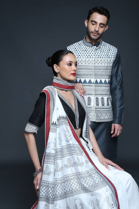 Sanjev Marwaaha Ivory Chanderi Printed Leaf V Neck Motif Saree With Blouse at Aza Fashions Sanjev Marwaaha_Ivory Chanderi Printed Leaf V Neck Motif Saree With Blouse_at_Aza_Fashions