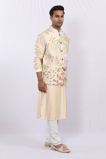 Sankalan - Men_Peach Silk Floral Embroidered Bundi_Online_at_Aza_Fashions