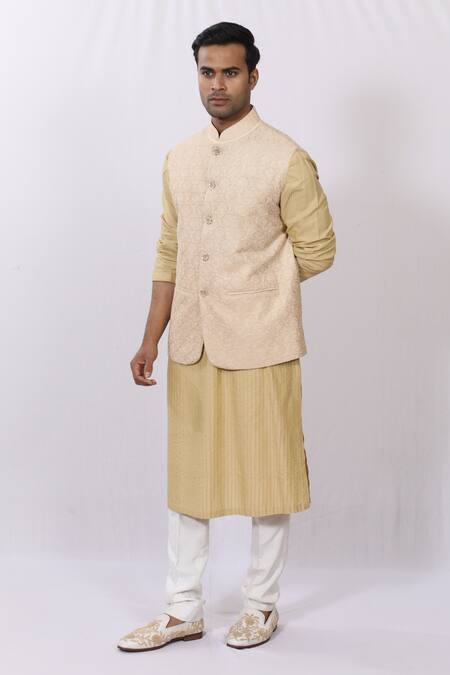 Buy_Sankalan - Men_Beige Silk Floral Embroidered Bundi_Online_at_Aza_Fashions