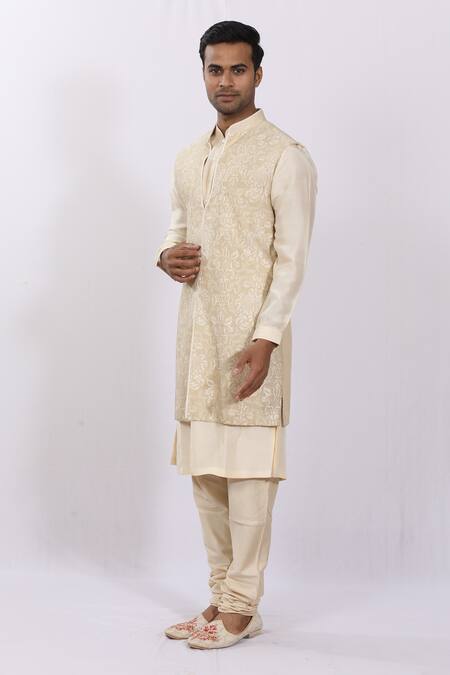 Buy_Sankalan - Men_White Banarasi Silk Woven Geometric Pattern Kurta _Online_at_Aza_Fashions