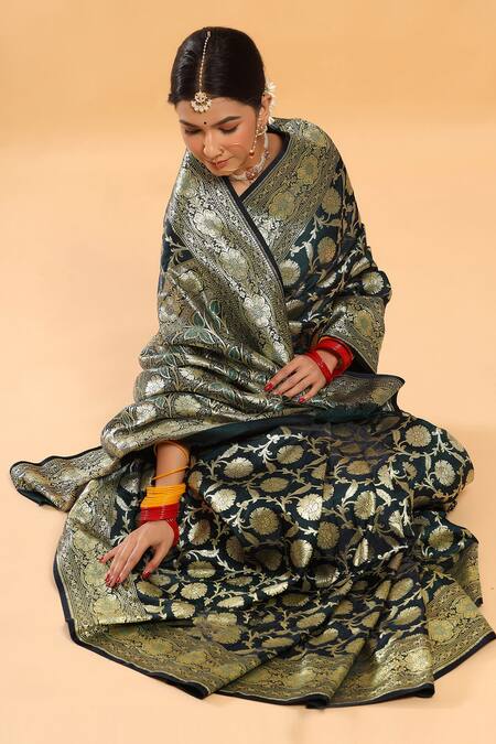 Buy Ruar India Green Katan Silk Pure Banarasi Saree With Blouse Online at Aza Fashions Buy_Ruar India_Green Katan Silk Pure Banarasi Saree With Blouse_Online_at_Aza_Fashions