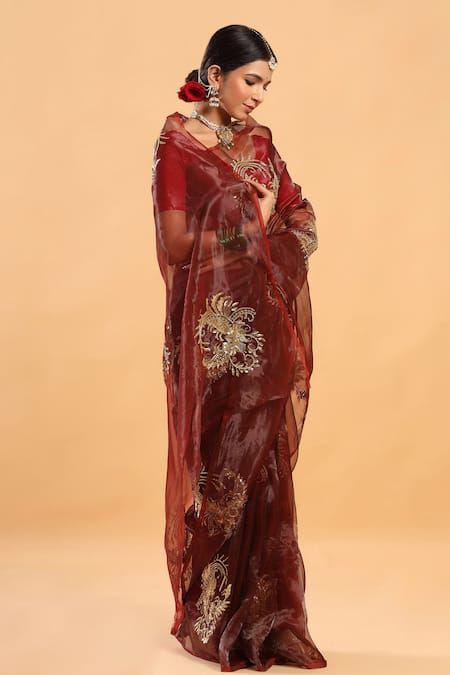 Ruar India Placement Embroidered Saree With Blouse 
