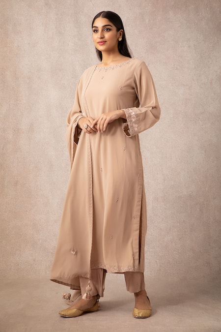 Ajiesh Oberoi Embroidered Kurta Set 