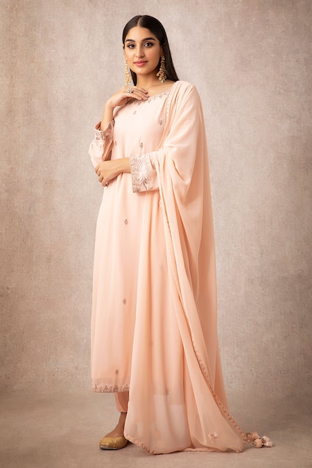 Ajiesh Oberoi Embroidered Kurta Set 
