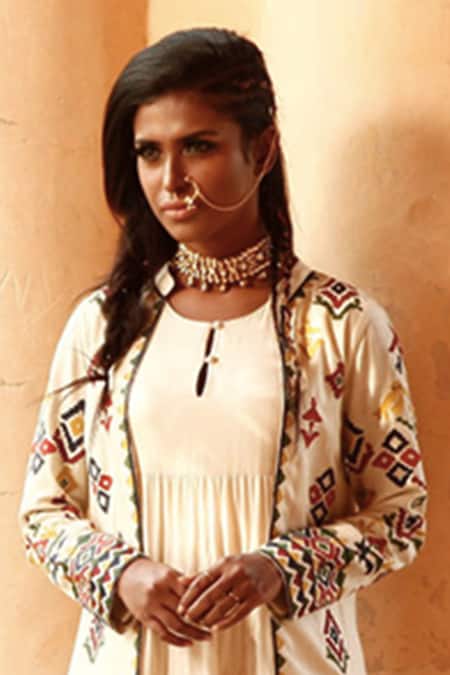 Shop Samatvam By Anjali Bhaskar White Matka Cotton Round Anarkali With Embroidered Jacket at Aza Fashions Shop_Samatvam By Anjali Bhaskar_White Matka Cotton Round Anarkali With Embroidered Jacket _at_Aza_Fashions