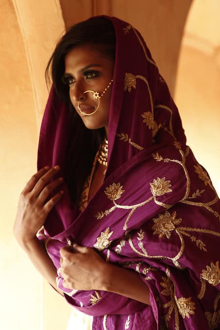 Shop Samatvam By Anjali Bhaskar White , Habutai V Neck Anarkali With Dupatta at Aza Fashions Shop_Samatvam By Anjali Bhaskar_White , Habutai V Neck Anarkali With Dupatta _at_Aza_Fashions