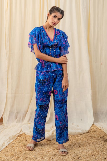 Label Reyya Typography Print Top & Pant Set 