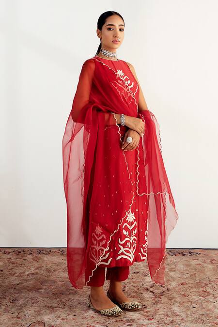 Keosha_Maroon Organza, Chanderi Halter Surkh Gul Kurta Set_Online_at_Aza_Fashions