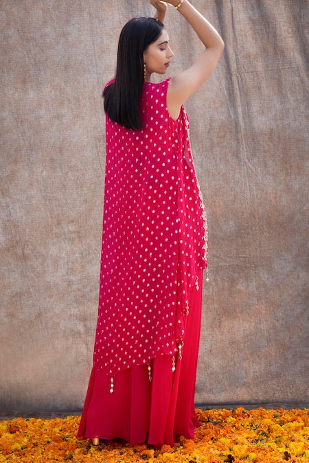 Shop Silky Bindra Pink Georgette, Shantoon Mirror, Nakshi V Neck Embellished Cape And Pant Set at Aza Fashions Shop_Silky Bindra_Pink Georgette, Shantoon Mirror, Nakshi V Neck Embellished Cape And Pant Set _at_Aza_Fashions