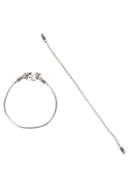 Buy_Sangeeta Boochra_Silver Plated Gota Patti Textured Handcrafted Anklet Set Of 2 _Online_at_Aza_Fashions