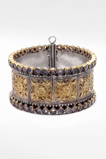 Sangeeta Boochra X Deme Gold Plated Stones Fareena Carved Floral Bracelet Online at Aza Fashions Sangeeta Boochra X Deme_Gold Plated Stones Fareena Carved Floral Bracelet _Online_at_Aza_Fashions