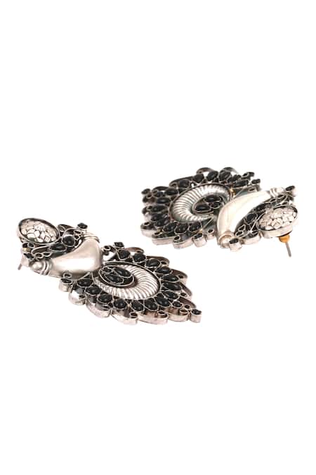 Sangeeta Boochra_Black Stones Handcrafted Chandbalis _Online_at_Aza_Fashions