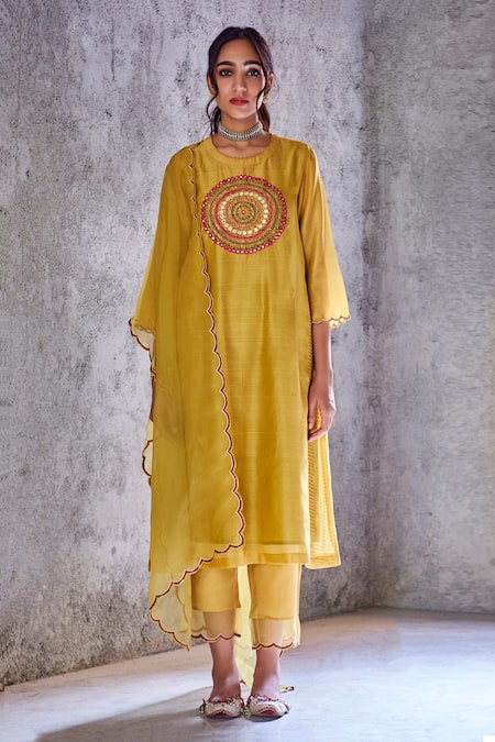 Shop Shivani Bhargava Yellow Organza Silk Dupatta at Aza Fashions Shop_Shivani Bhargava_Yellow Organza Silk Dupatta _at_Aza_Fashions