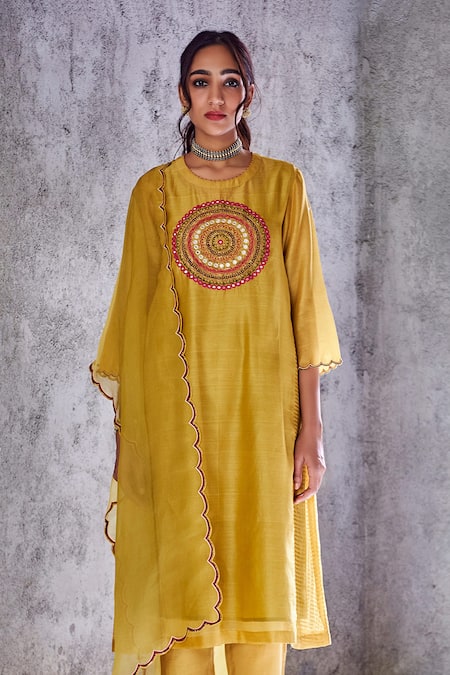 Buy Shivani Bhargava Yellow Organza Silk Dupatta Online at Aza Fashions Buy_Shivani Bhargava_Yellow Organza Silk Dupatta _Online_at_Aza_Fashions