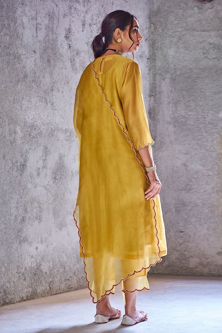 Shop Shivani Bhargava Yellow Chanderi Embroidered Kurta at Aza Fashions Shop_Shivani Bhargava_Yellow Chanderi Embroidered Kurta _at_Aza_Fashions