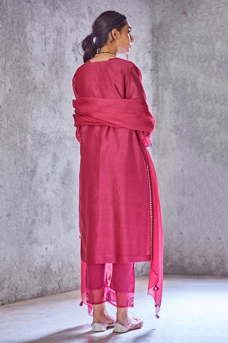 Shop Shivani Bhargava Pink Chanderi Embroidered Kurta at Aza Fashions Shop_Shivani Bhargava_Pink Chanderi Embroidered Kurta _at_Aza_Fashions