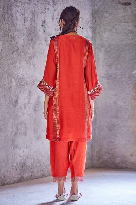 Buy Shivani Bhargava Red Chanderi Embroidered Kurta Online at Aza Fashions Buy_Shivani Bhargava_Red Chanderi Embroidered Kurta _Online_at_Aza_Fashions