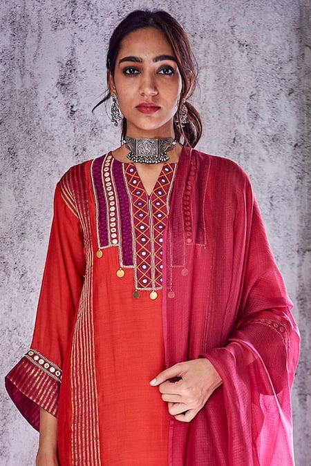 Shop Shivani Bhargava Red Chanderi Embroidered Kurta Online at Aza Fashions Shop_Shivani Bhargava_Red Chanderi Embroidered Kurta _Online_at_Aza_Fashions