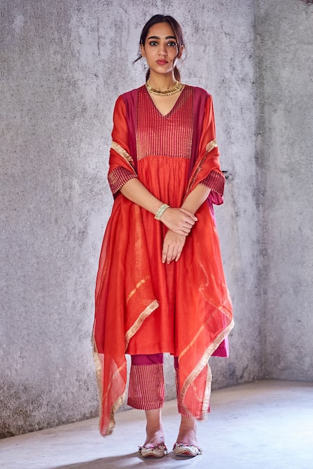 Buy Shivani Bhargava Red Chanderi Handwoven Kurta Online at Aza Fashions Buy_Shivani Bhargava_Red Chanderi Handwoven Kurta _Online_at_Aza_Fashions