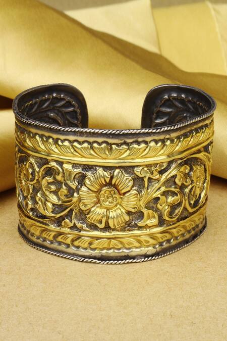 Sangeeta Boochra X Payal Singhal_Gold Plated Embroidery Leyla Handcrafted Bangle Single Pc _Online_at_Aza_Fashions