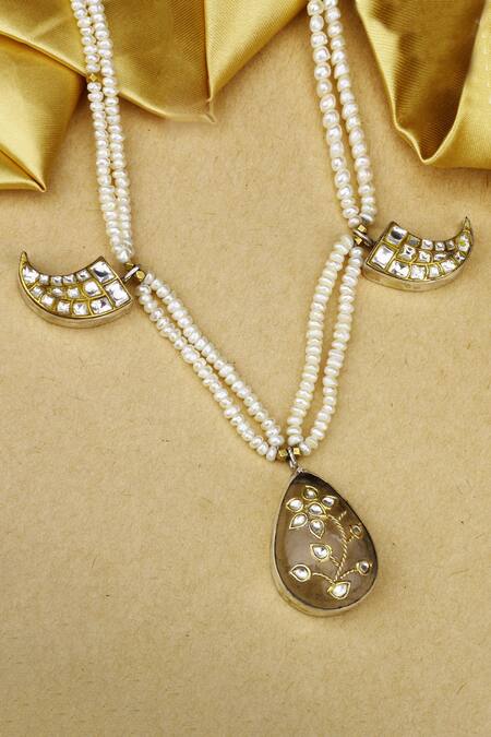 Sangeeta Boochra X Payal Singhal Silver Plated Amira Kundan Embellished Pendant Necklace Online at Aza Fashions Sangeeta Boochra X Payal Singhal_Silver Plated Amira Kundan Embellished Pendant Necklace _Online_at_Aza_Fashions