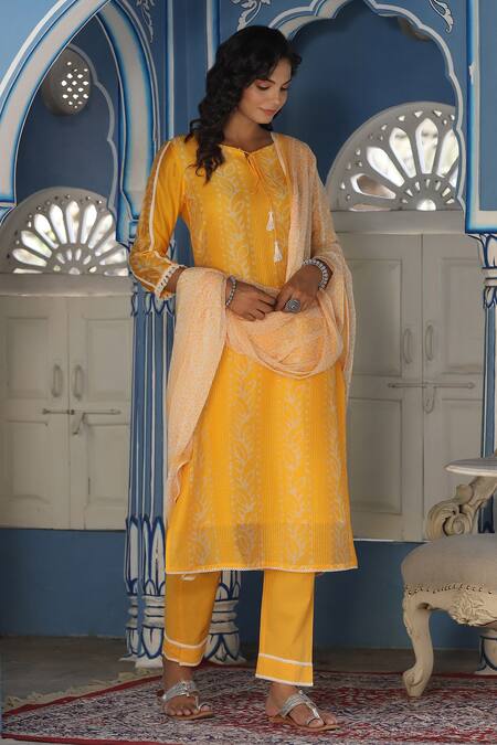 Bairaas_Yellow Cotton Printed Leaf Round Kurta Pant Set_Online_at_Aza_Fashions